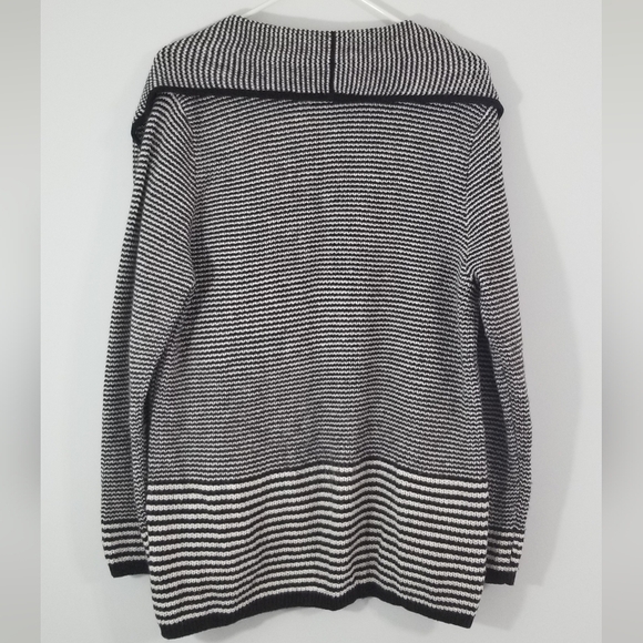 Croft & Barrow Black & White Knitted Open Front Draping Cardigan. Petite XL. - Picture 6 of 6